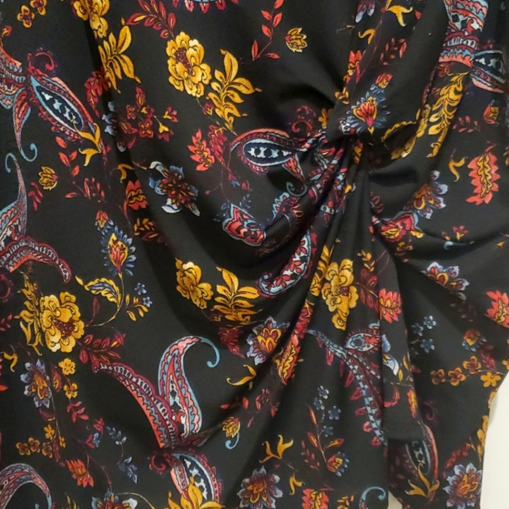Black paisley knotted blouse - Picture 4 of 6